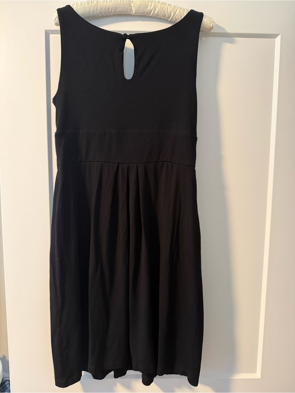 mercer & madison Black Sleeveless V-Neck Mini Dress - Picture 7 of 8